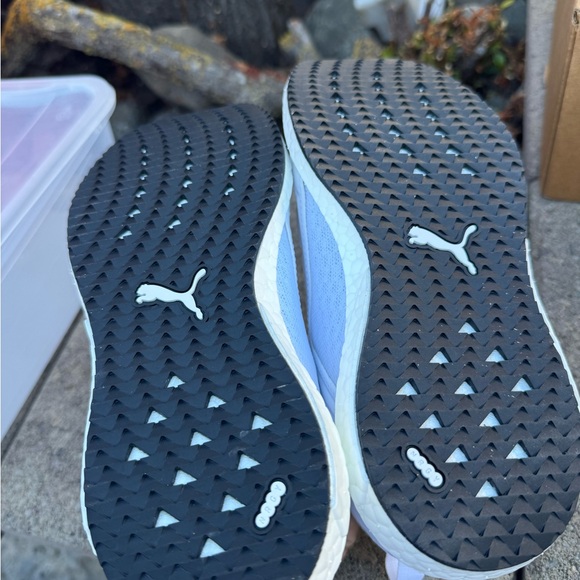 NWOT White Puma trainers with a sporty vibe size 6 - Picture 3 of 5